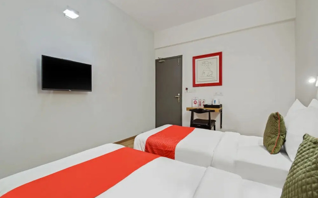 OYO Townhouse 030 Ashram Road Ahmedabad