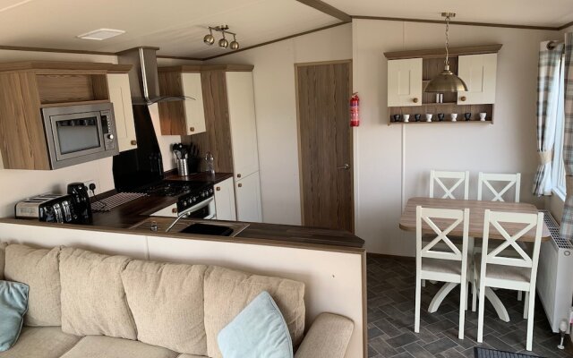 Beautiful 2-bed Caravan in Stratford-upon-avon