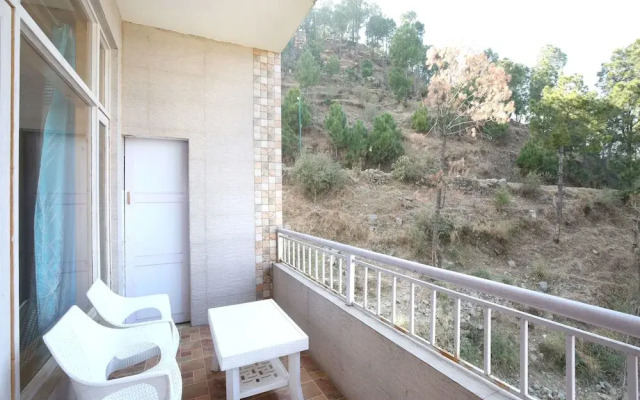 OYO 12170 Home Rustic Villa Kasauli
