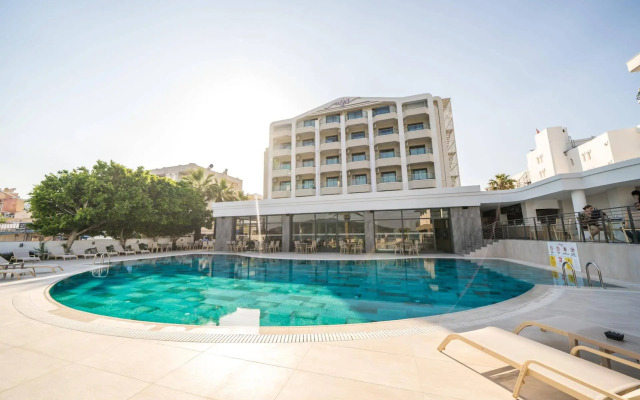 Premier Nergis Beach