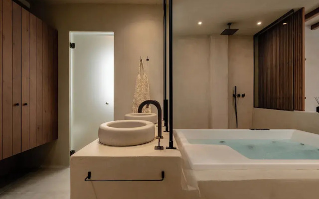 Tesoro Elegant escapes-suites