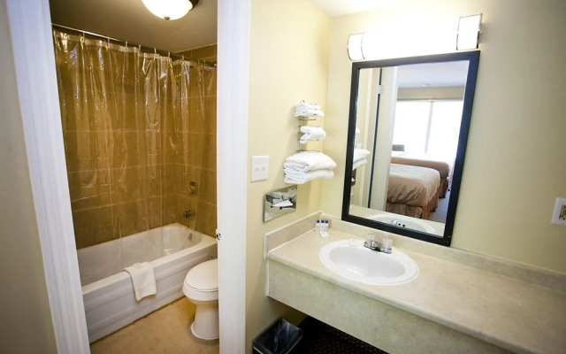 Star City Inn and Suites