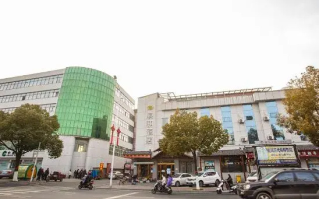 Shunhe Hotel (Xinyang Pingqiao Liugaolibao Plaza Branch)