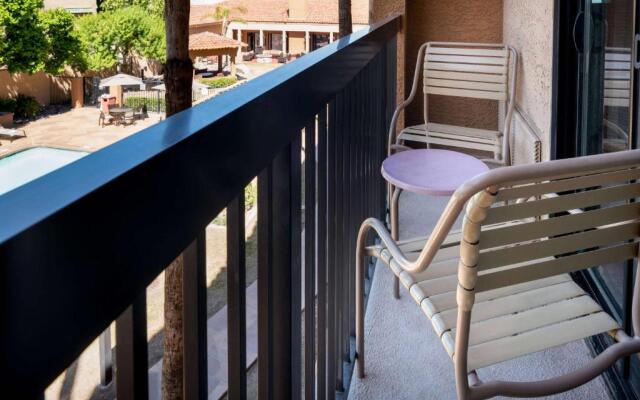 Sonesta Select Phoenix Camelback