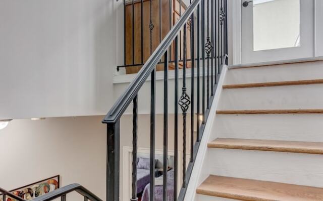 Upscale Home Near Harbor W/2cargarage&rooftopdeck