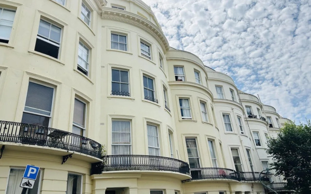Hove Alone 4 By My Getaways