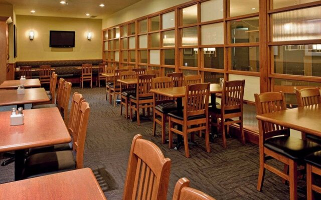 Holiday Inn Hotel & Suites Kamloops by IHG