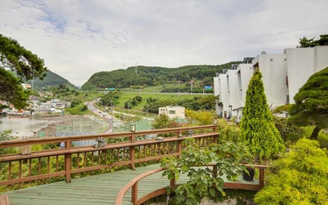 Tongyeong Marie Joa Pension