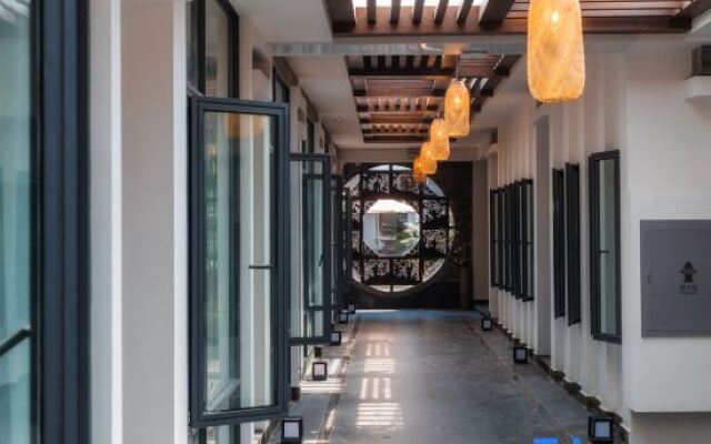 Yangzhou Huafang Fengqing Hotel