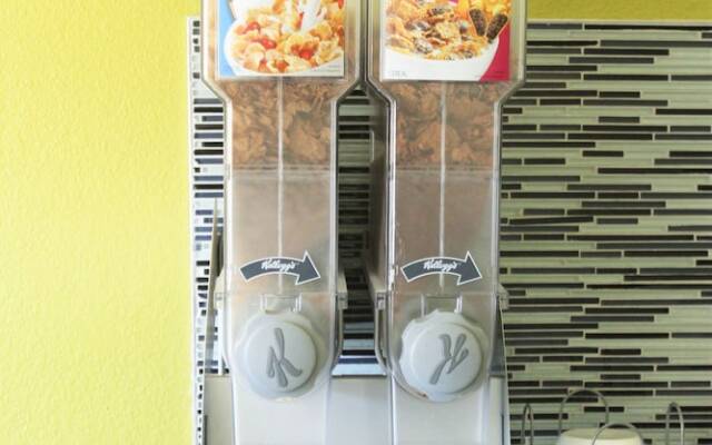 Super 8 by Wyndham South Boston VA