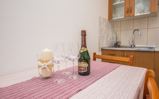Beachfront Apartment Mira 1
