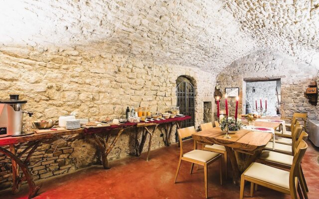 Luxury Sustainability and Eco Pool in Tower Apt