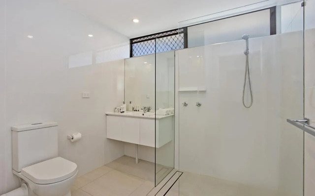 Aries Holiday Apartments