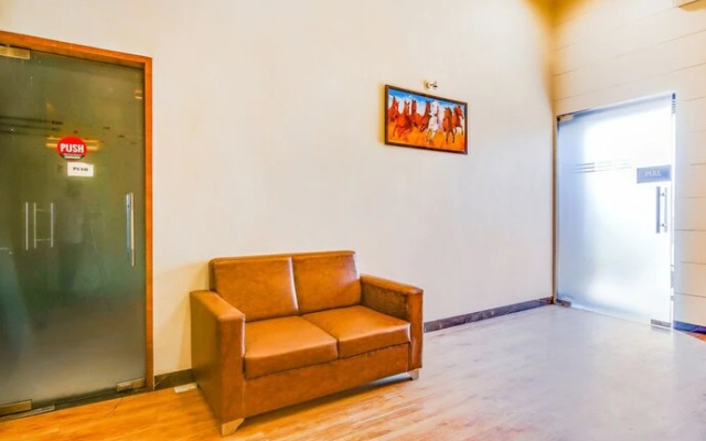 OYO 11597 Aditi Executive