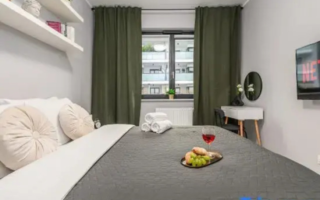 Lumina 3-room apartment near the train station