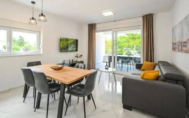 Pool apartments Break B