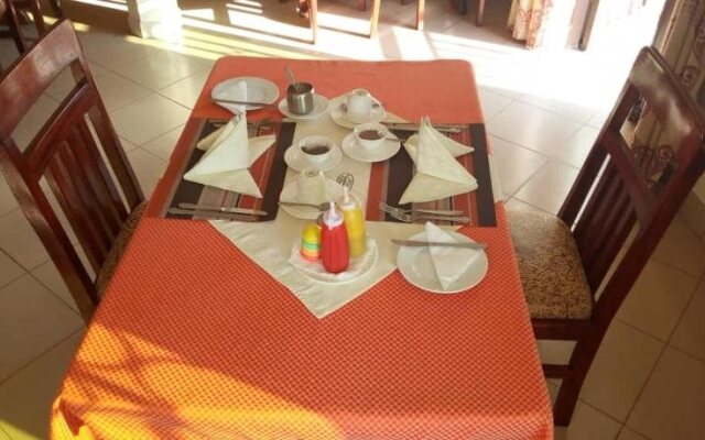 Uhuru 50 Hotel Kasese