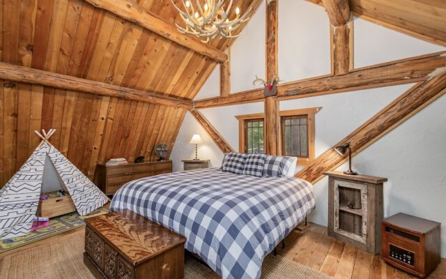 Guten Cabin 3 Bedroom Home by NW Comfy Cabins by RedAwning