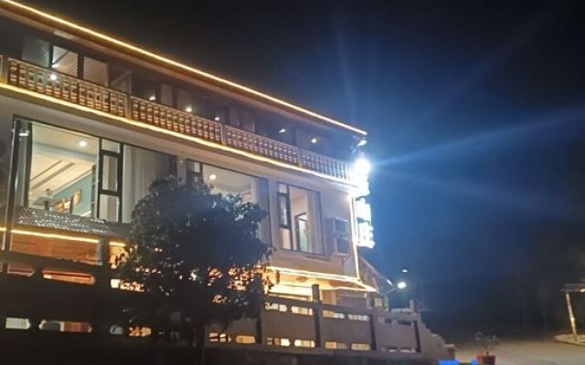 Yunfeng Manor