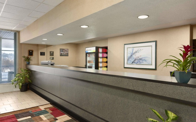 Red Carpet Inn Hazleton