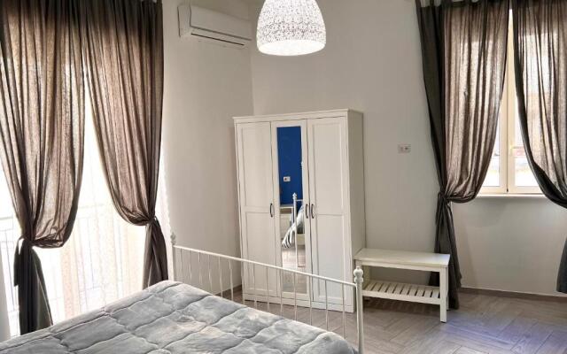 Vico Longo 25 - Ensuit flat in the heart of Naples