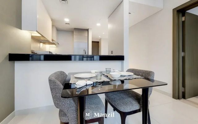 Manzil - 1BR in Business Bay w Burj & Canal Views