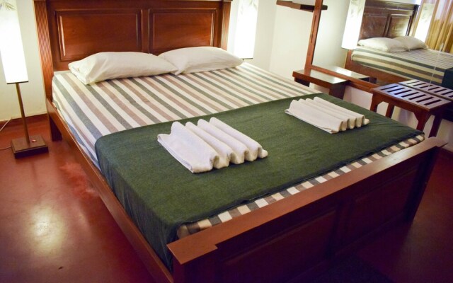 Mount Waves Hotel