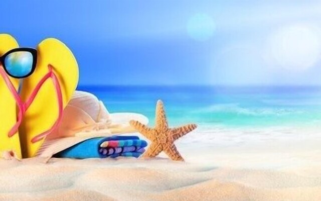 1309 Laurel Grove 3 Bedroom Home by RedAwning