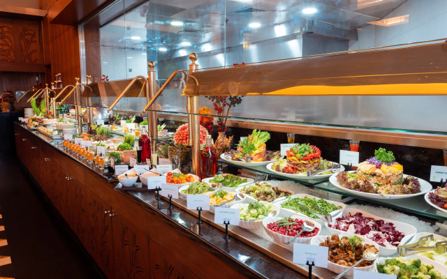 Holiday Inn Suites Kuwait Salmiya