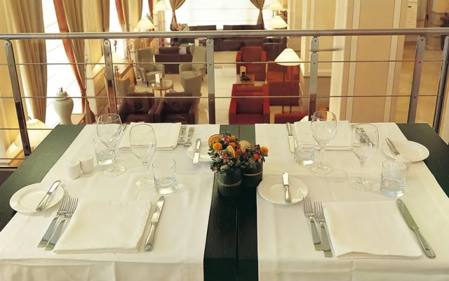 Renaissance Naples Hotel Mediterraneo