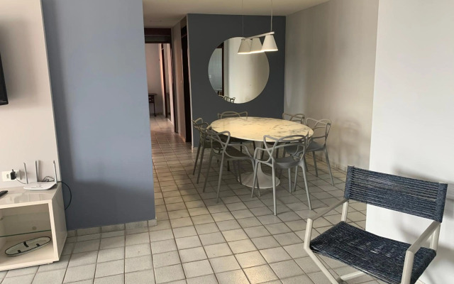 Apartamento amplo com acesso direto à praia!