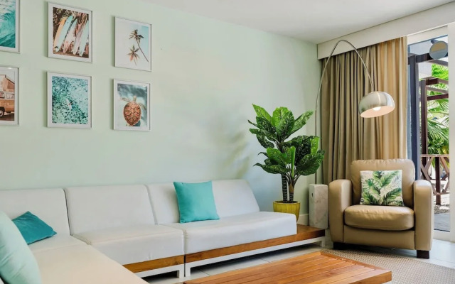 Las Islas Condominiums