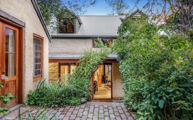 Rubys Amethyst Cottage