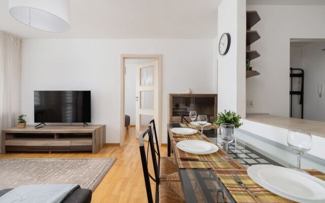 Grey Apartment in Katowice by Renters