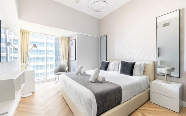Iconic Marina Stay Cayan Tower 2BR