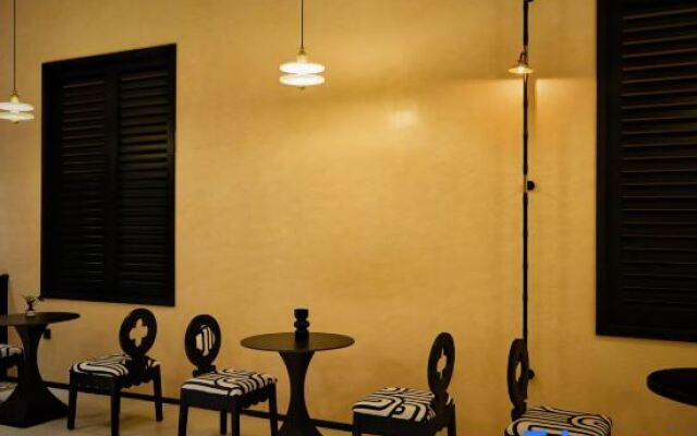 Too Hen not too late designer hotel