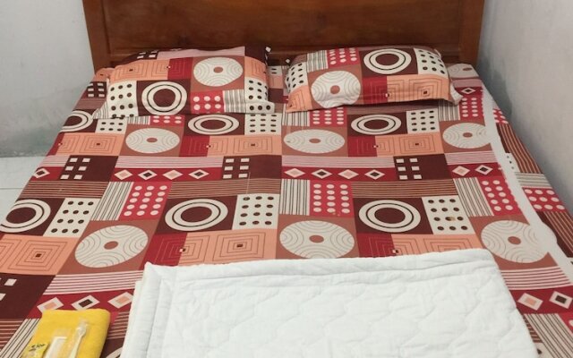 Halo Hostel
