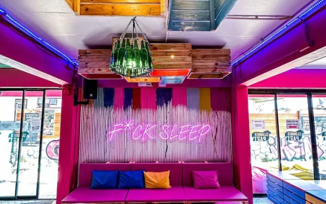 Bodega Chiang Mai Party Hostel - Adults Only