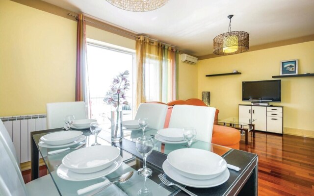 Beautiful Home in Icici With Wifi and 3 Bedrooms