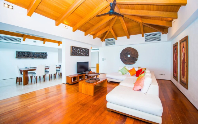 Charming Beachfront Villa on Bangtao