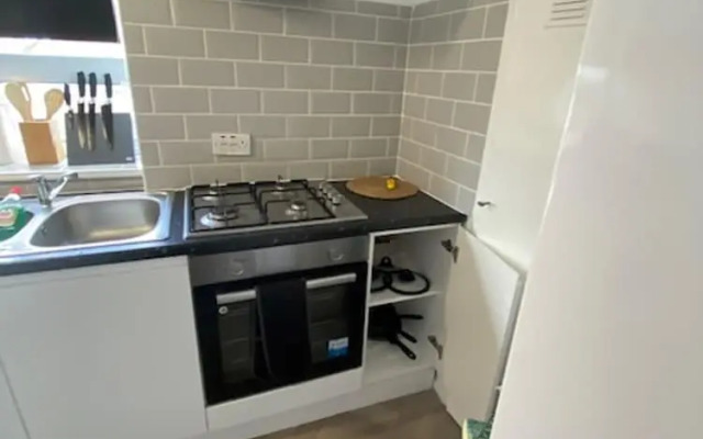 Chic City Retreat Immaculate 2 Bed Oasis in London