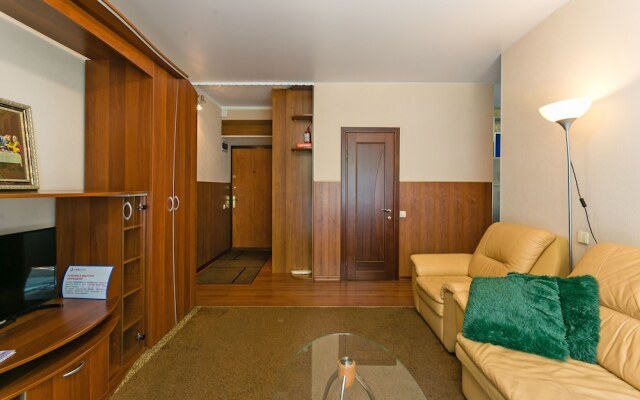 Apartment on Ogorodnaia Sloboda 10