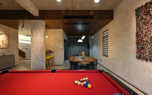 Xushe·Luxury Industrial Style Homestay (Shanghai Pudong New Area Lingang Shanyuan Store) – Entertainment – Shanghai