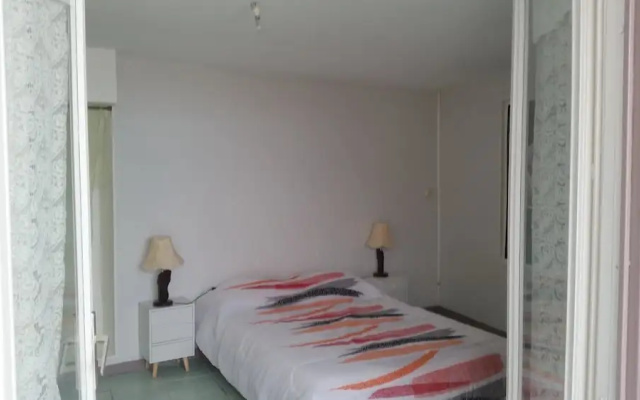 House With 2 Bedrooms in Petite-île, With Wonderful sea View, Furnishe - фото 3