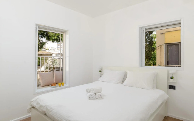 The Green Lantern by HolyGuest