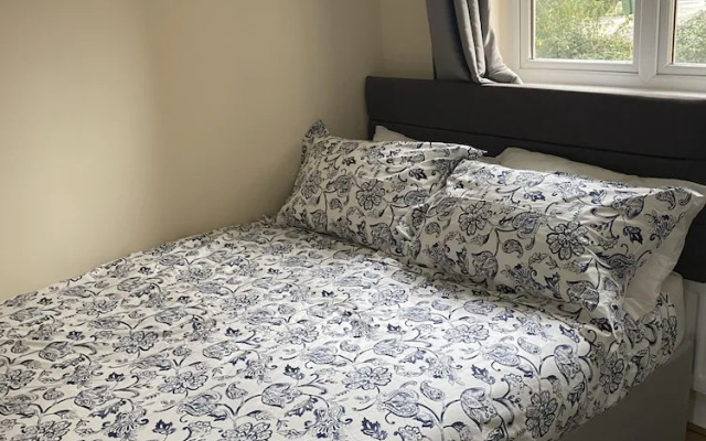 Impeccable 2-bed Apartment in London