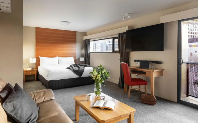 The Old Woolstore Apartment Hotel