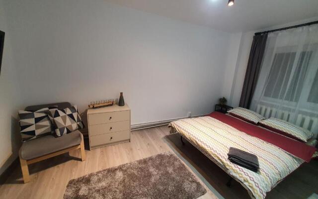 MIA Central, Large Apart, 3 rooms, 2 baths, AFI Mall