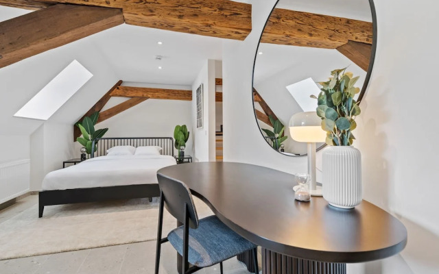 Escape to Clausen Stylish ApartmentID212
