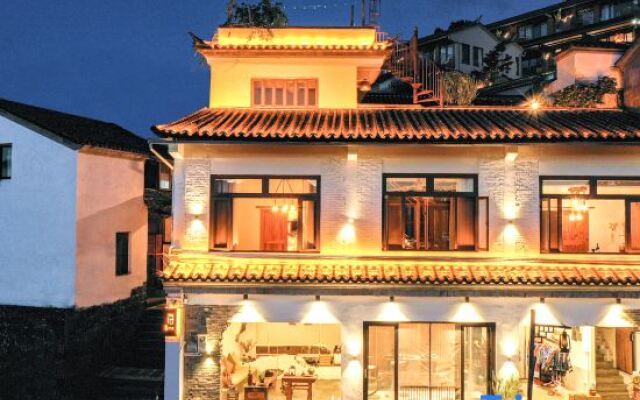 Yugui Hot Spring Holiday Hotel